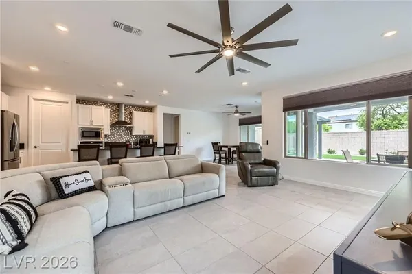 Property Slideshow image 3 of 28 | 6519 summershade st, North Las Vegas, NV, 89086