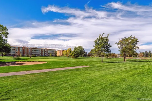 Property Slideshow image 2 of 36 | 725 s clinton st apt 13b, Denver, CO, 80247
