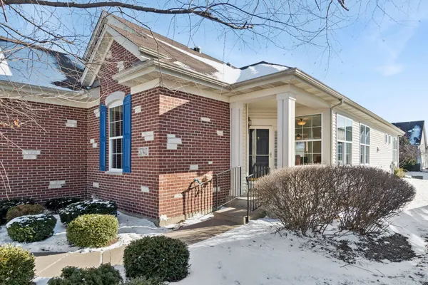Property Slideshow image 2 of 33 | 3740 idlewild ln, Naperville, IL, 60564