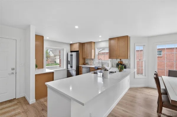 Property Slideshow image 3 of 38 | 8943 greenspointe ln, Highlands Ranch, CO, 80130