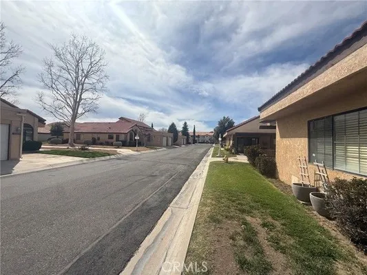 Property Slideshow image 2 of 31 | 11620 pepper ln, Apple Valley, CA, 92308
