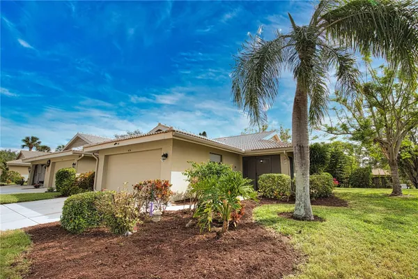 Property Slideshow image 3 of 45 | 7171 wood creek dr 5, Sarasota, FL, 34231