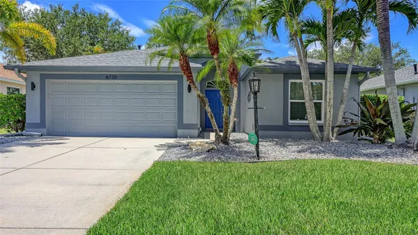 Property Slideshow image 3 of 71 | 6730 w country club ln, Sarasota, FL, 34243