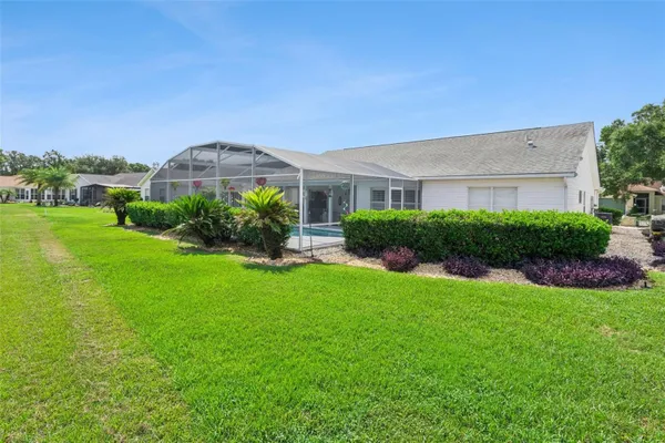 Property Slideshow image 3 of 35 | 25081 riverwalk dr, Leesburg, FL, 34748