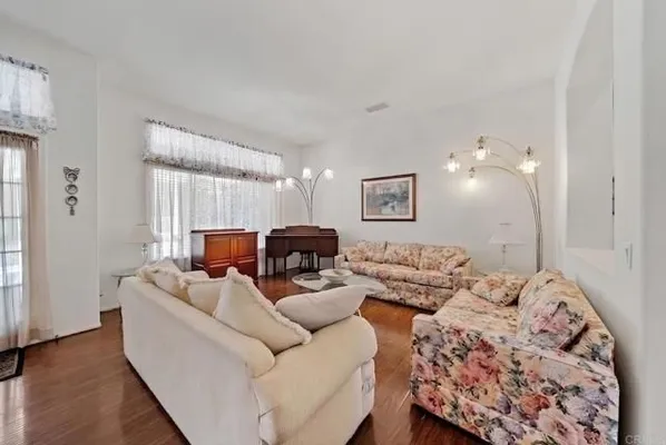 Property Slideshow image 3 of 38 | 1999 pecan tree st, Hemet, CA, 92545