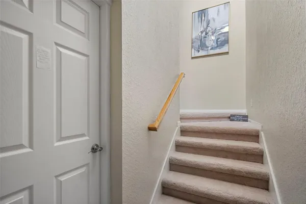 Property Slideshow image 2 of 8 | 10058 crooked creek dr 201, Venice, FL, 34293