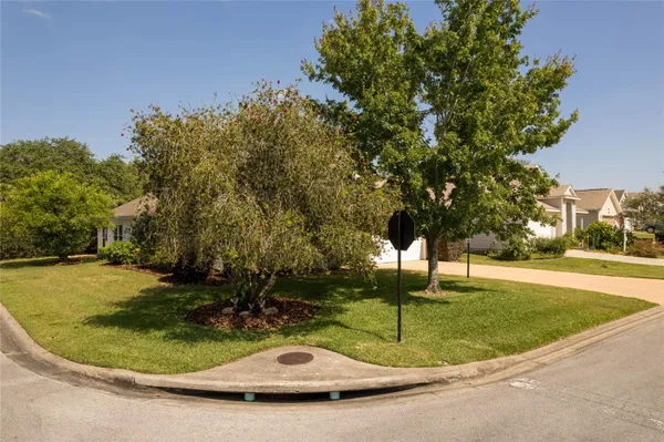 Property Slideshow image 3 of 37 | 24801 cranes roost cir, Leesburg, FL, 34748