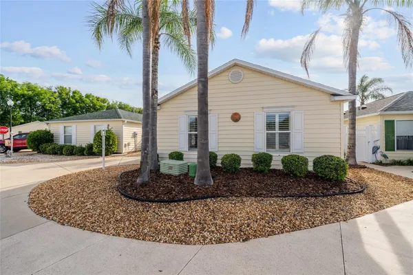 Property Slideshow image 2 of 36 | 1423 conchas dr, The Villages, FL, 32162