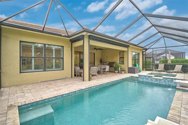 Property Slideshow image 2 of 46 | 5032 kiva cir, Bradenton, FL, 34211