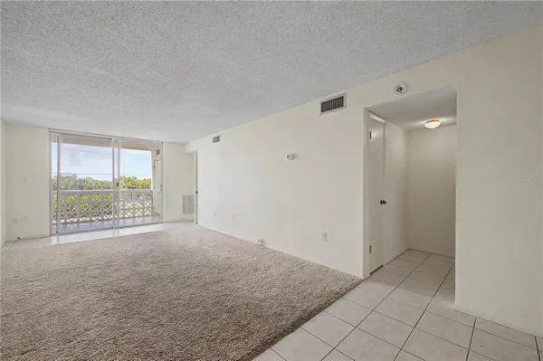 Property Slideshow image 3 of 40 | 9 forbes pl 205, Dunedin, FL, 34698