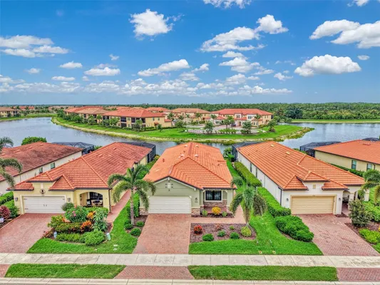 Property Slideshow image 2 of 100 | 10065 cozy grove dr, Venice, FL, 34293