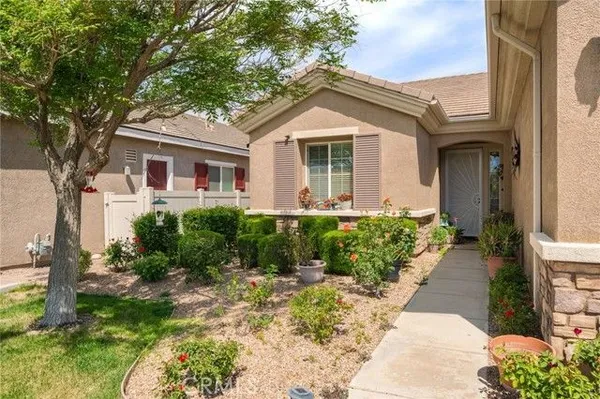Property Slideshow image 3 of 41 | 19478 big horn st, Apple Valley, CA, 92308