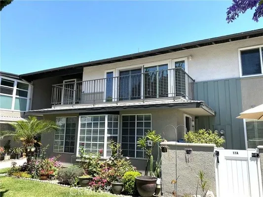 Property Slideshow image 2 of 25 | 1950 mckinney way, Seal Beach, CA, 90740
