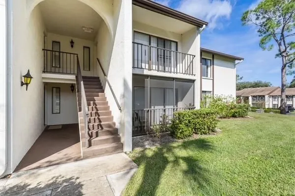 Property Slideshow image 2 of 27 | 2522 pine ridge way d2, Palm Harbor, FL, 34684