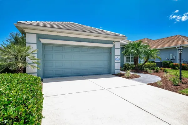 Property Slideshow image 3 of 100 | 12229 stuart dr, Venice, FL, 34293