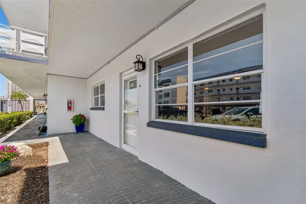 Property Slideshow image 2 of 38 | 5955 30th ave 105, Gulfport, FL, 33707