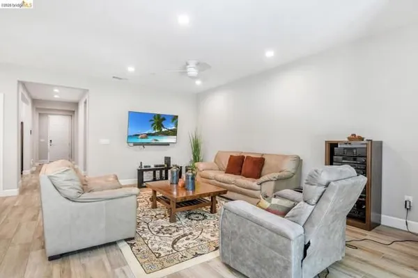 Property Slideshow image 2 of 7 | 1546 spumante ln, Brentwood (Cc), CA, 94513