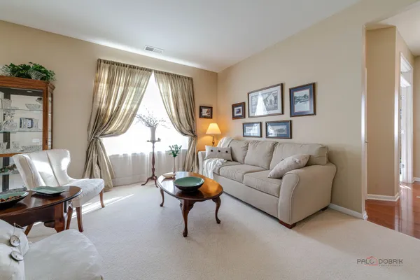 Property Slideshow image 3 of 34 | 3174 comstock ct, Mundelein, IL, 60060