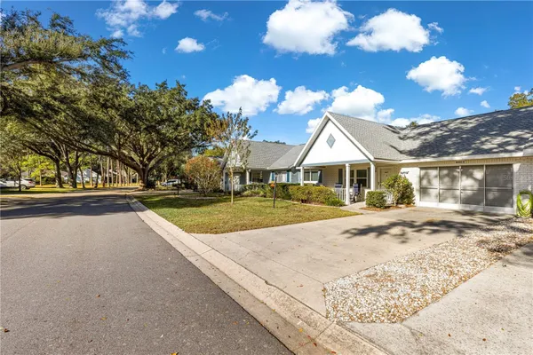 Property Slideshow image 3 of 50 | 8431 sw 93rd pl g, Ocala, FL, 34481