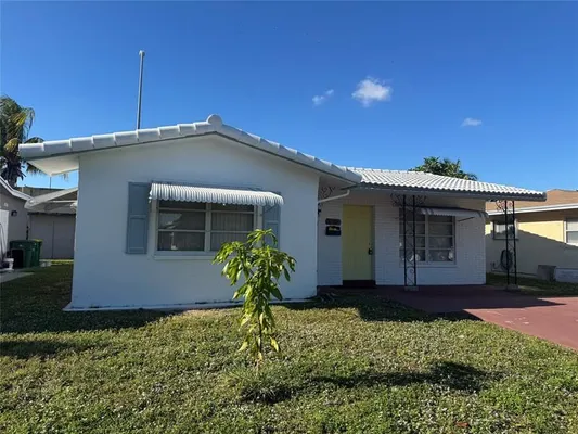 Property Slideshow image 2 of 14 | 4949 nw 48th way, Tamarac, FL, 33319