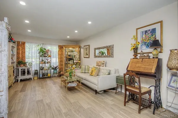 Property Slideshow image 2 of 26 | 23 dorset ct c, Yorktown, NY, 10598