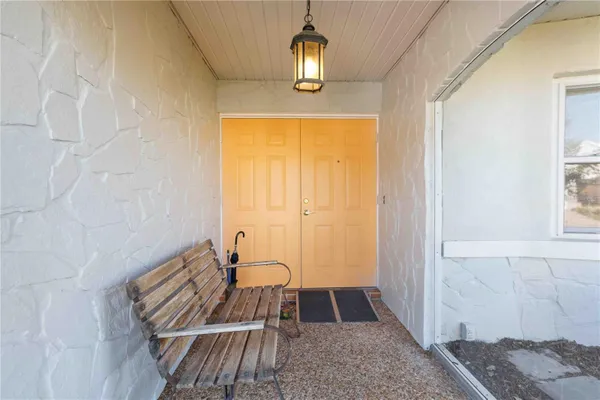 Property Slideshow image 2 of 29 | 3363 sheffield cir, Sarasota, FL, 34239