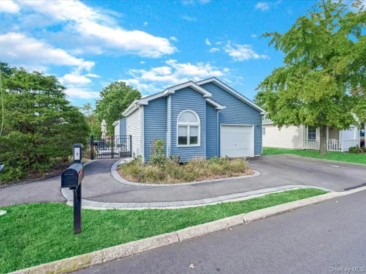 Property Slideshow image 2 of 32 | 2 limetree dr, Manorville, NY, 11949