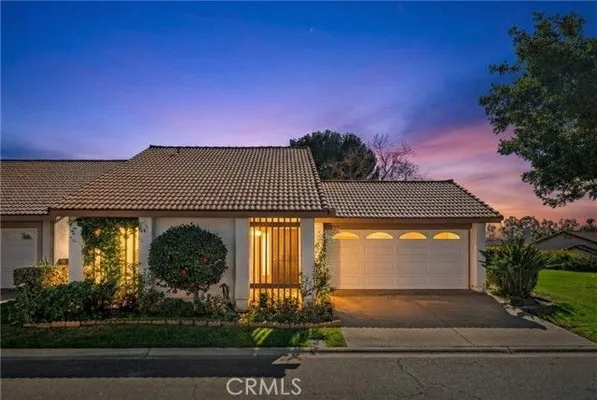 Property Slideshow image 2 of 68 | 23986 calle alonso, Mission Viejo, CA, 92692