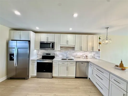 Property Slideshow image 2 of 19 | 7887 golf circle dr 211, Margate, FL, 33063