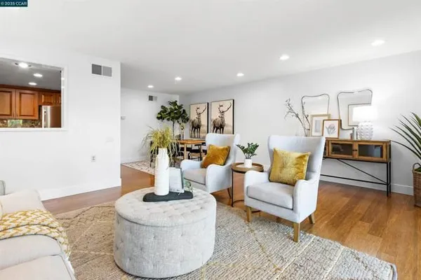 Property Slideshow image 3 of 29 | 1101 singingwood ct apt 4, Walnut Creek, CA, 94595