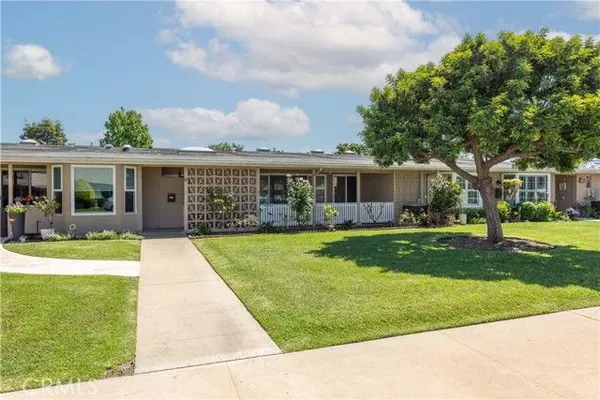 Property Slideshow image 3 of 31 | 1180 oakmont rd 51h, Seal Beach, CA, 90740