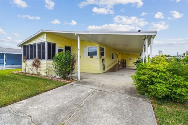 Property Slideshow image 3 of 77 | 1811 sherwood hill dr, Lakeland, FL, 33810