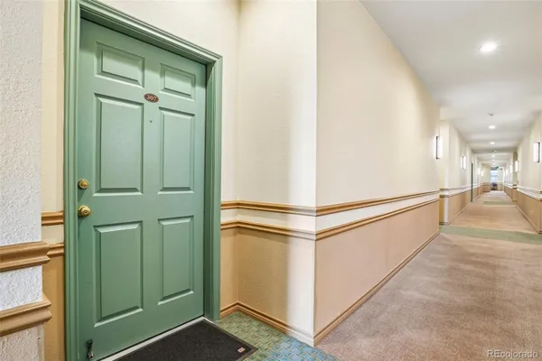 Property Slideshow image 2 of 42 | 2897 w riverwalk cir 307, Littleton, CO, 80123