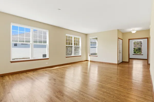 Property Slideshow image 3 of 35 | 1967 holloway ct, Aurora, IL, 60502