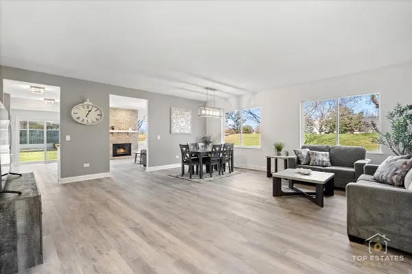 Property Slideshow image 3 of 28 | 13705 s redbud dr, Plainfield, IL, 60544