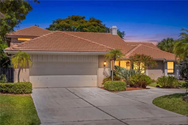 Property Slideshow image 3 of 41 | 4937 landings ct, Sarasota, FL, 34231