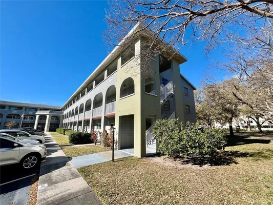 Property Slideshow image 3 of 52 | 2228 swedish dr 36, Clearwater, FL, 33763