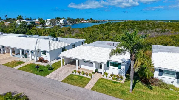 Property Slideshow image 3 of 70 | 909 spanish dr, Longboat Key, FL, 34228