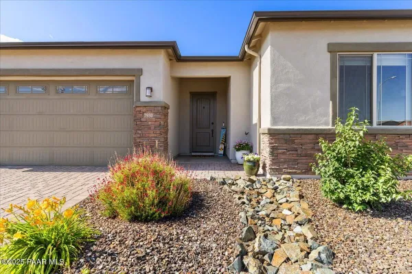 Property Slideshow image 2 of 33 | 7930 e carbon ct, Prescott Valley, AZ, 86315