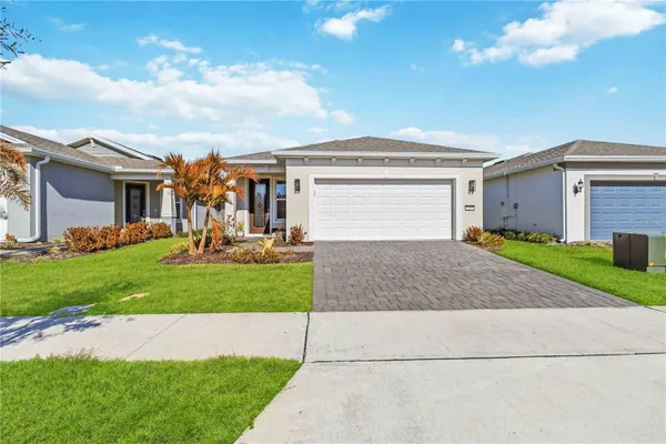 Property Slideshow image 3 of 46 | 2499 cliff way, St Cloud, FL, 34771