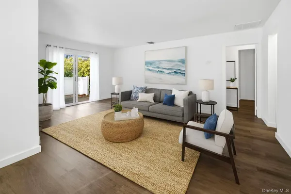 Property Slideshow image 2 of 25 | 401 cabot ct, Smithtown, NY, 11780