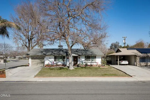Property Slideshow image 2 of 43 | 5812 burke way, Bakersfield, CA, 93309