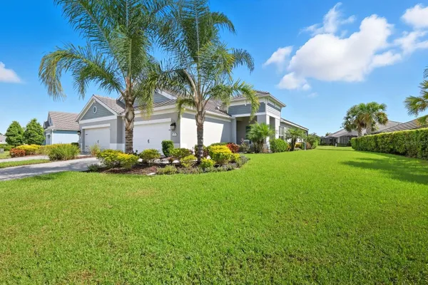 Property Slideshow image 3 of 76 | 2723 sapphire blue ln, Bradenton, FL, 34211