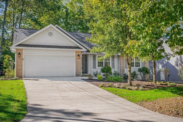 Property Slideshow image 3 of 42 | 143 lakeside dr, Crossville, TN, 38558