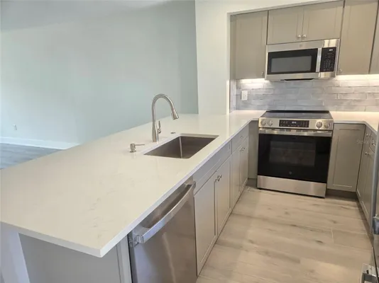 Property Slideshow image 3 of 66 | 1300 n portofino dr 406, Sarasota, FL, 34242