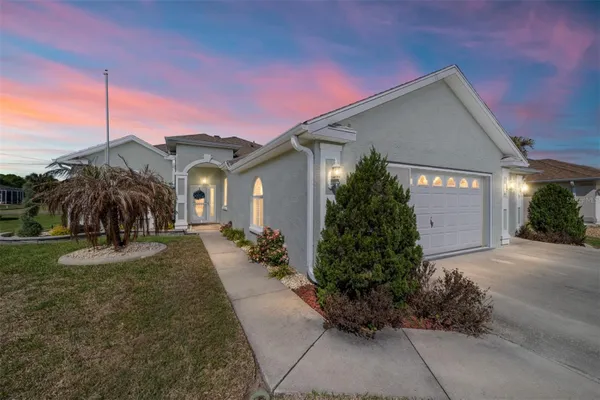 Property Slideshow image 2 of 36 | 5751 nw 25th loop, Ocala, FL, 34482