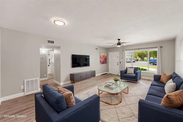 Property Slideshow image 2 of 15 | 2262 swedish dr 14, Clearwater, FL, 33763