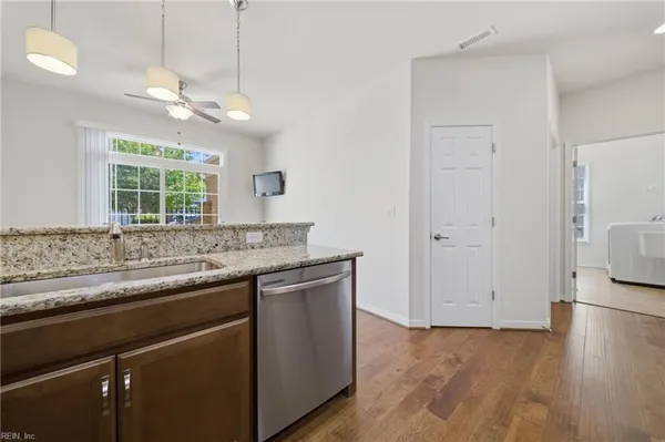 Property Slideshow image 2 of 50 | 562 dunning ln, Chesapeake, VA, 23322