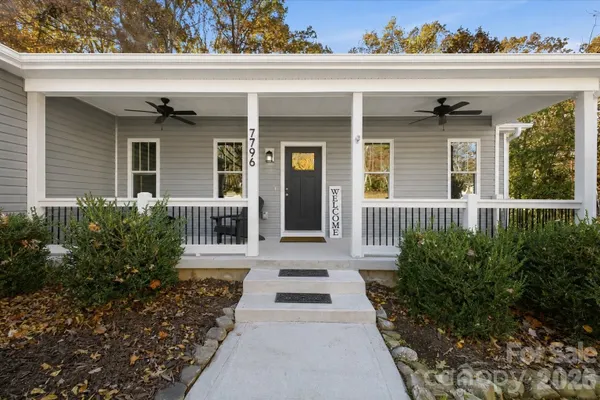 Property Slideshow image 2 of 12 | 2705 andrew point dr 1, Denver, NC, 28037