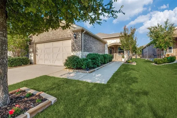 Property Slideshow image 2 of 21 | 7609 heritage dr, Aubrey, TX, 76227